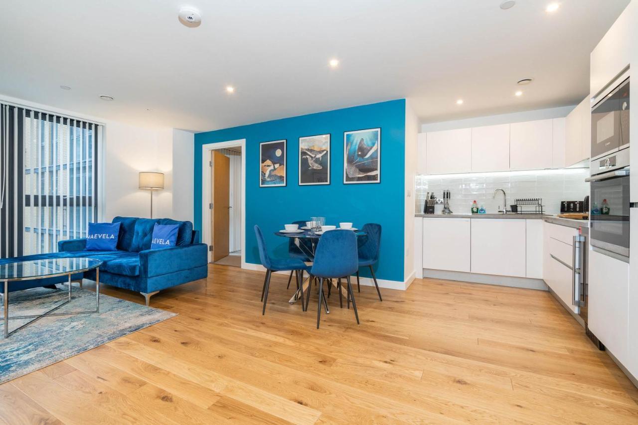 Maevela Apartments - Luxury Broad St Apartment - 2 Bed, 2 Bath - City Centre/Cube/Mailbox - With Underground Parking ✓- L Shape Sofa, Large 50 Inch Smart Tv With Free Netflix & Wifi Birmingham Exterior photo